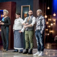 Председателят на Българската асоциация на професионалните готвачи Chef Андрей Стоилов демонстрира забравен маслен крем в понеделник в MasterChef