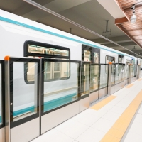 Мъж скочи на релсите на метрото, блокира сутрешния трафик 