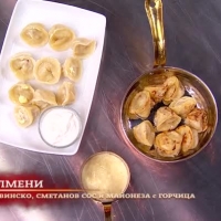 Chef Наталия Хитрина презентира пелмени със свинско месо, сметанов сос и майонеза с горчица