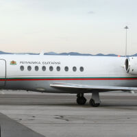 Продават правителствения „Фалкон“ на търг с явно наддаване