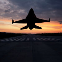 Военен самолет се разби по време на тренировъчен полет