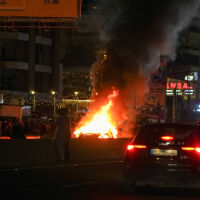 Израел нанесе „мащабни удари“ по Техеран