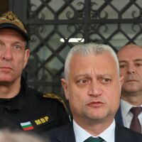 Министър Дечев: Нямаме фаворити, целта е нулева манипулация на вота