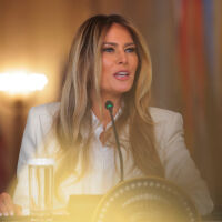 Белият дом: Мелания Тръмп помогна за прибирането на 6 деца от Русия в Украйна 