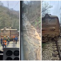 Влак дерайлира след удар в скали край Мъглиж (СНИМКИ)