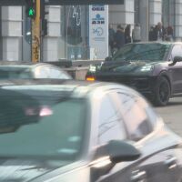 За по-безопасно пътуване: Предлагат максималната скорост на новите коли да бъде ограничена