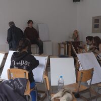 „Учениците учат под найлон“: Временният покрив на гимназията в Трявна пропуска