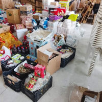 Храни с изтекъл срок и без етикети: БАБХ запечата склад в Свиленград