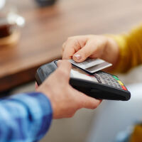 Платежни системи в Русия бяха блокирани, метрото в Москва возеше хора безплатно