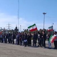 Иранци образуваха живи вериги пред електроцентрали след заплахите на Тръмп (ВИДЕО)