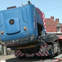 Катастрофа между влак и камион взе две жертви, има тежко ранени (ВИДЕО)