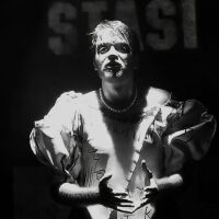 „Докато смъртта ме раздели“: Графит върху кървяща история 