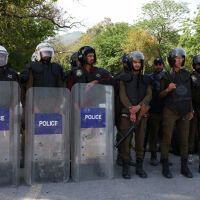 Исламабад под ключ: Пакистан се готви за решаващите преговори между САЩ и Иран