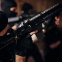 Нападатели убиха 7 души при въоръжена атака