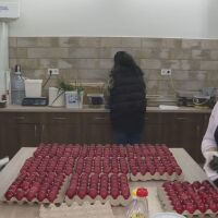 „Вярата ни дава сили“: 2026 червени яйца се боядисват в Бачковския манастир