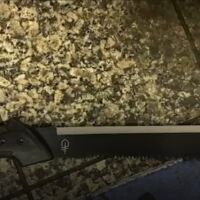 Mъж с мачете рани трима души на метростанцията