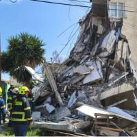 Двама души са загинали при частичното рухване на сграда в Кипър