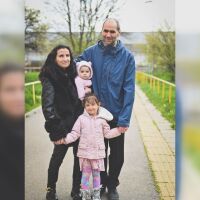 След живот в 30 кв.м: Незрящите Бена и Богомил посрещат Великден в нов дом