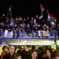 Цената на унгарския форинт скочи до най-високото си ниво от четири години след загубата на Виктор Орбан