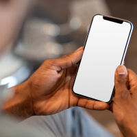 "След като поставих SIM картата, сълзите ми потекоха": Репортер, блокиран от войната, включил телефона си, след три години изолация