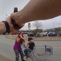 Жена насочи кухненски нож към 3-годишно момче и беше смъртоносно простреляна