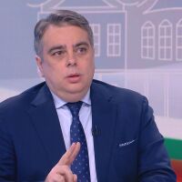 Асен Василев: Първата цел на протеста ще я постигнем, но да не се нахендрим на модела на постната пица