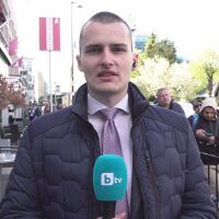 Напрежение пред секциите в Лондон: Дълги опашки и риск от недостиг на ролки за машините