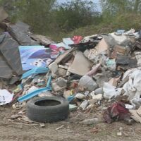 След протест на местните жители: Разчистват незаконното сметище край с. Долни Богров