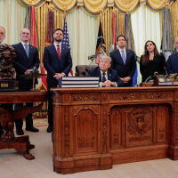 Примирието между Израел и Ливан бе удължено с три седмици след среща в Белия дом