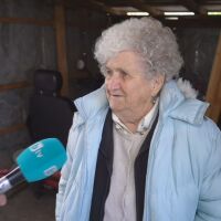 "Включих да стопля ядене и заспах. Всичко беше в пушек": Монтират димни детектори в домовете на възрастни хора
