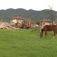 Теренът на старо училище се превърна в зеленчукова градина за хора със специални потребности 