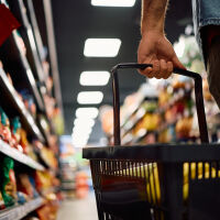 Увеличението на цените: Българите се нуждаят от все по-големи суми месечно, за да покриват разходите си