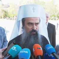 150 г. от Априлското въстание: Патриарх Даниил отслужи заупокойна молитва за героите