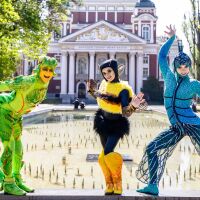 Cirque du Soleil е вече тук. Акробатите се разходиха из София