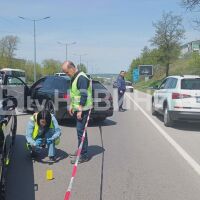 Простреляха мъж на изхода на Хасково, в болница е (СНИМКИ)