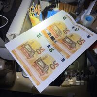 Разбиха печатница за фалшиви пари с плащане в криптовалута, има задържани