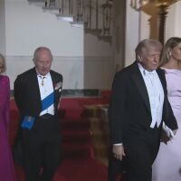  Посещението на короната: Чарлз III подари на Тръмп камбана от подводницата „Тръмп“