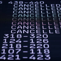 Над 1500 полета са отменени в САЩ заради продължаващото частично спиране на работата на правителството