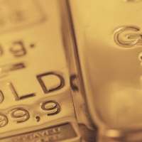 Златото отново лети: Цената му премина 4338 долара за тройунция