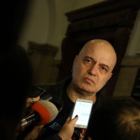 Трифонов: Гласуването със сканиращи устройства ще направи изборите безапелационно почтени