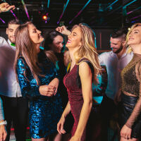 Колко струват нощувките и празничната вечеря за 8 декември?