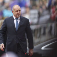 Радев продължава консултациите с АПС и МЕЧ 