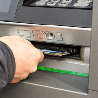 По-малко от 30 часа до еврото: Очакват се прекъсвания на картовите плащания и банковите услуги