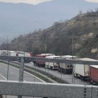 Пети ден протест: „Кулата“-„Промахон“ остава блокиран между 12 и 18 ч. в неделя