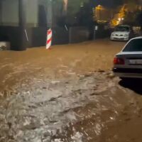 Бурята „Байрон“ наводни пътища и домове в Гърция, училища са затворени (ВИДЕО)