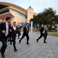 Макрон взриви социалните мрежи: За къде тича френският президент?