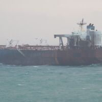 Танкерът край Ахтопол - с 10 души на борда, не превозва гориво: Защо е в наши води?