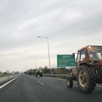 Протестиращите гръцки фермери свалиха блокадата на граничен пункт Промахон