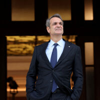 Гръцкият премиер призова фермерите да спрат протестите и обеща плащания до края на годината