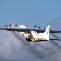 Току-що ремонтиран руски военнотранспортен самолет се разби. Седем души са били на борда